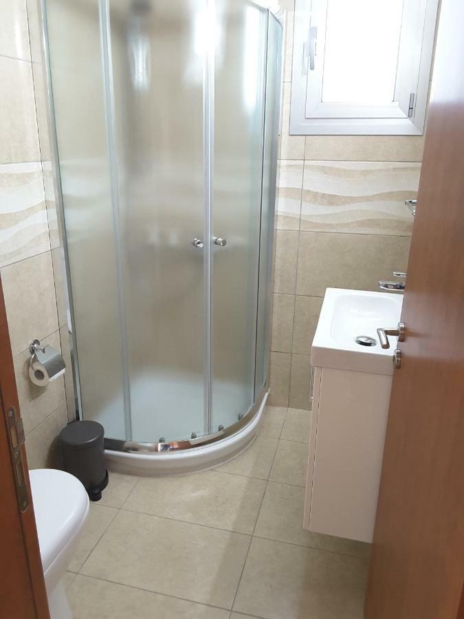 Lighthouse By The Sea Lovely 2Bdr Apartment Paphos Ngoại thất bức ảnh