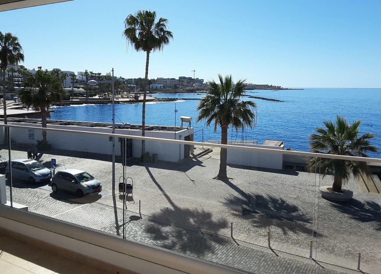 Lighthouse By The Sea Lovely 2Bdr Apartment Paphos Ngoại thất bức ảnh