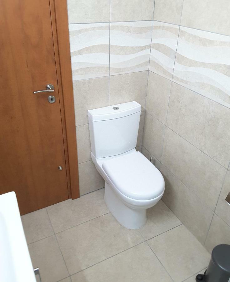 Lighthouse By The Sea Lovely 2Bdr Apartment Paphos Ngoại thất bức ảnh