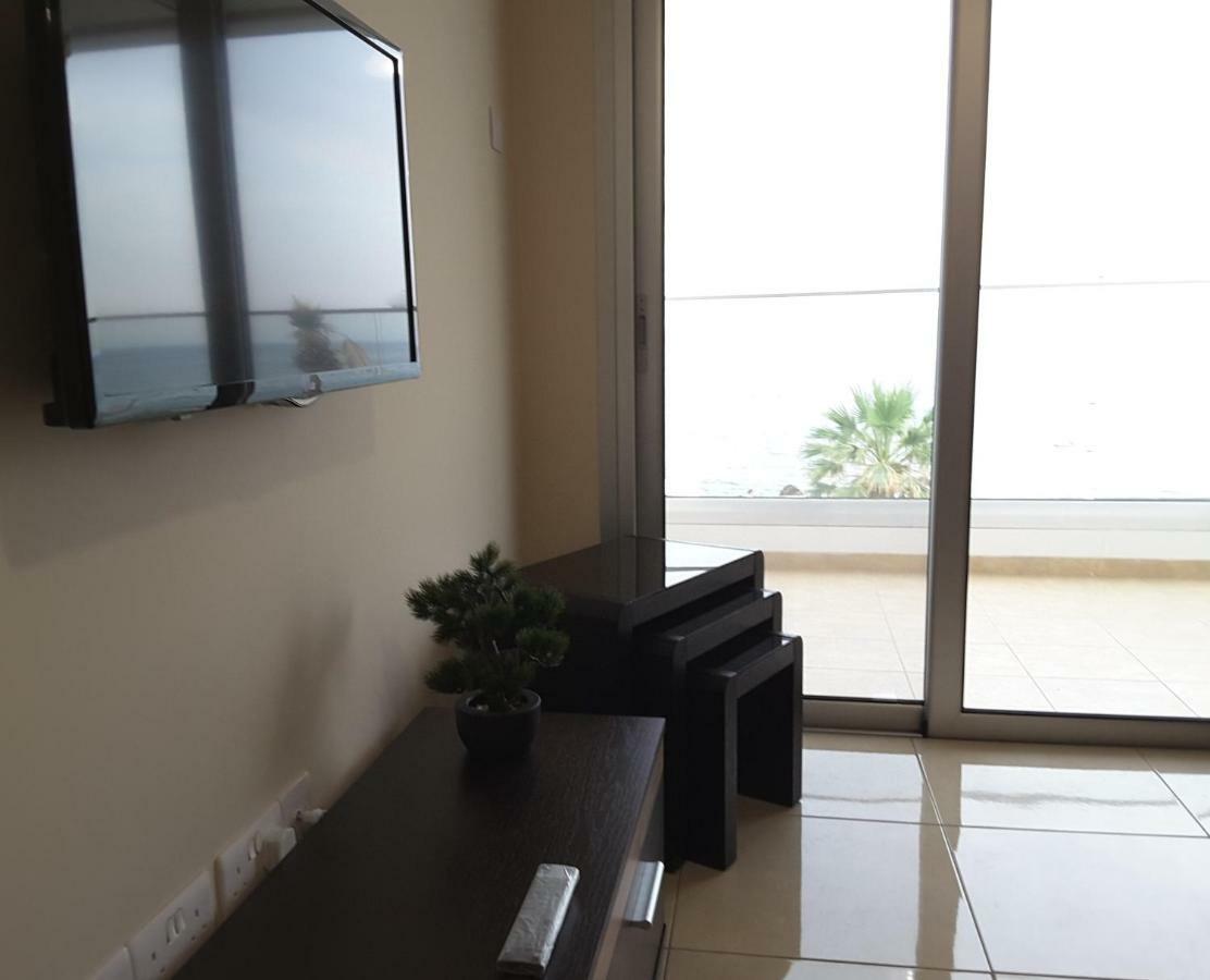 Lighthouse By The Sea Lovely 2Bdr Apartment Paphos Ngoại thất bức ảnh