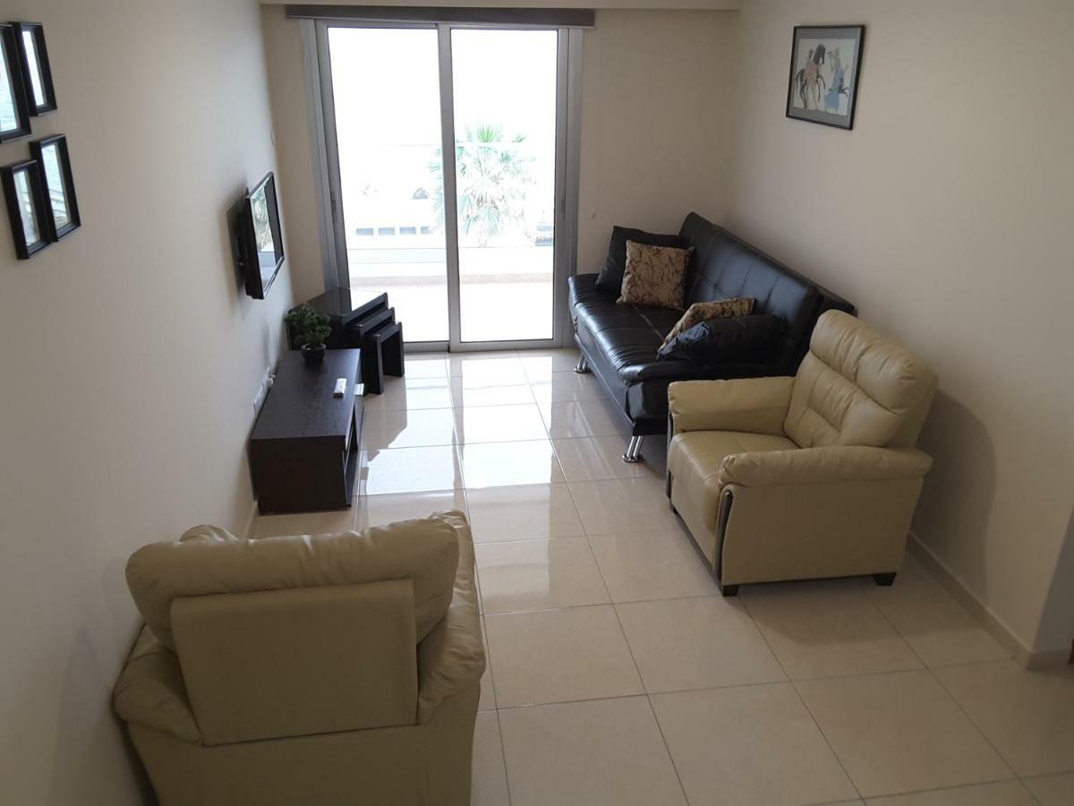 Lighthouse By The Sea Lovely 2Bdr Apartment Paphos Ngoại thất bức ảnh