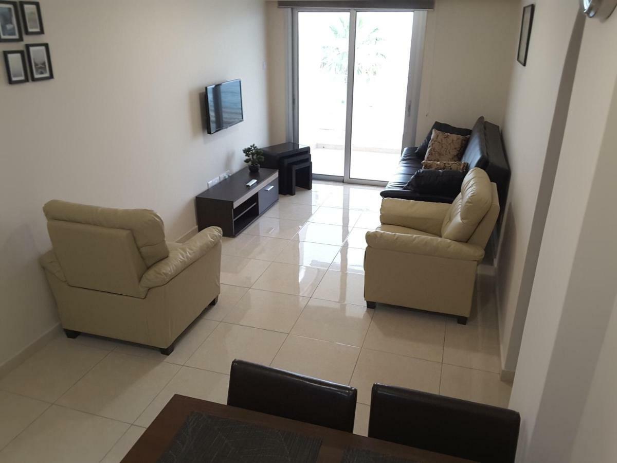 Lighthouse By The Sea Lovely 2Bdr Apartment Paphos Ngoại thất bức ảnh