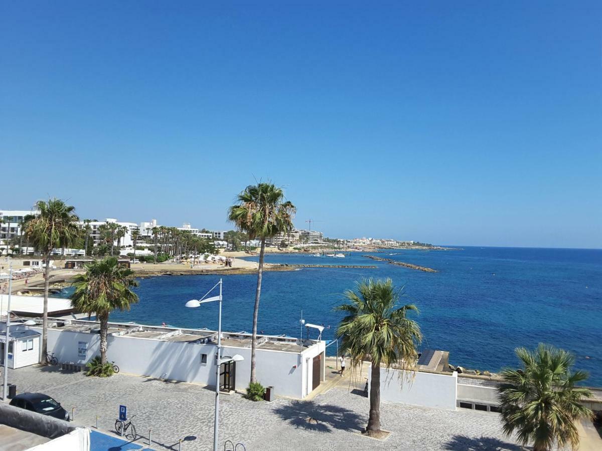 Lighthouse By The Sea Lovely 2Bdr Apartment Paphos Ngoại thất bức ảnh