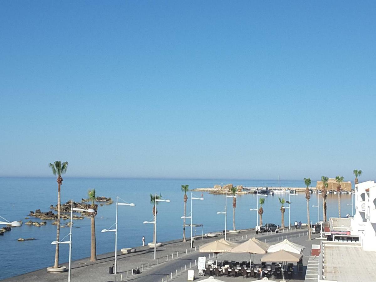Lighthouse By The Sea Lovely 2Bdr Apartment Paphos Ngoại thất bức ảnh
